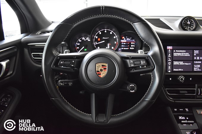 PORSCHE Macan 2.0 T
